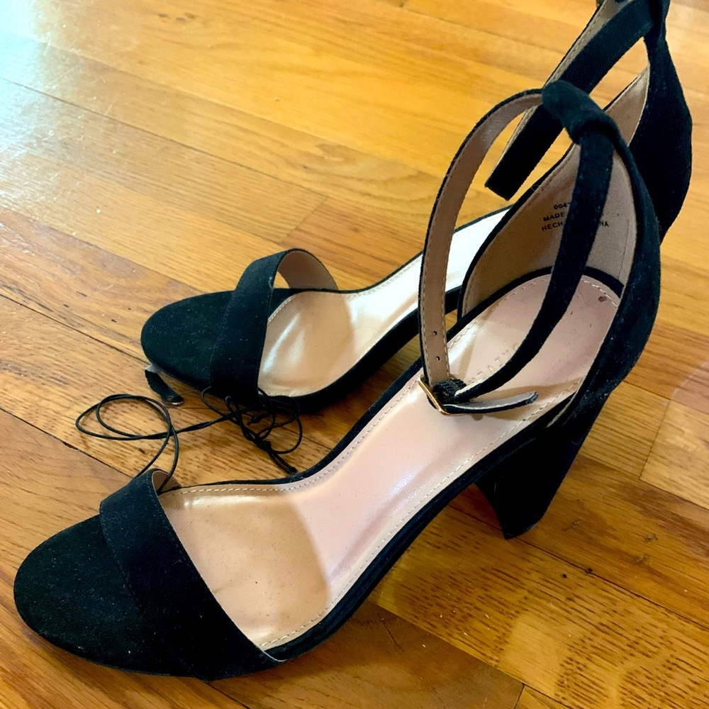 Forever 21 Black open toe heels sz 8